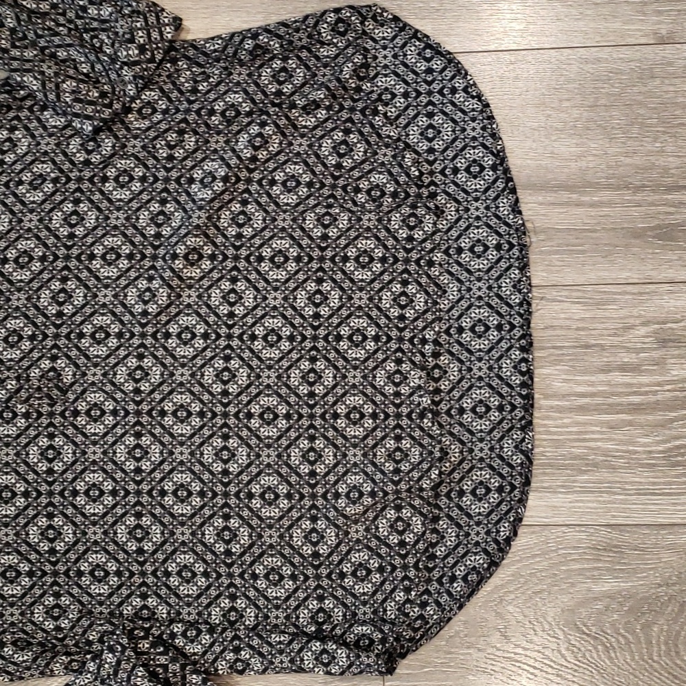 3/$12 Blouse Tunic V Neck Button Down Black Grey White XL-runs small - Picture 12 of 13
